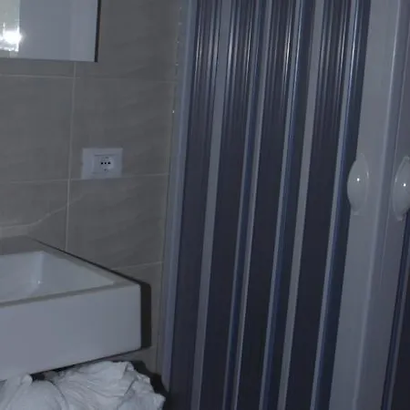 Dafne Centro Couette-café 4*