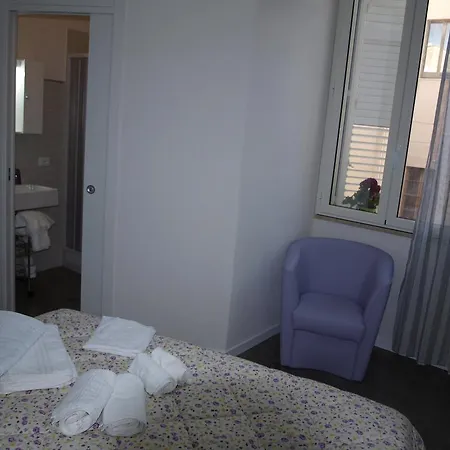 Dafne Centro Couette-café 4*